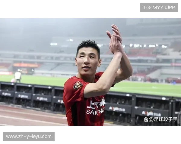 上海海港新赛季备战开启,主帅重点调整防线问题 上海海港新赛季备战开启,主帅重点调整防线问题