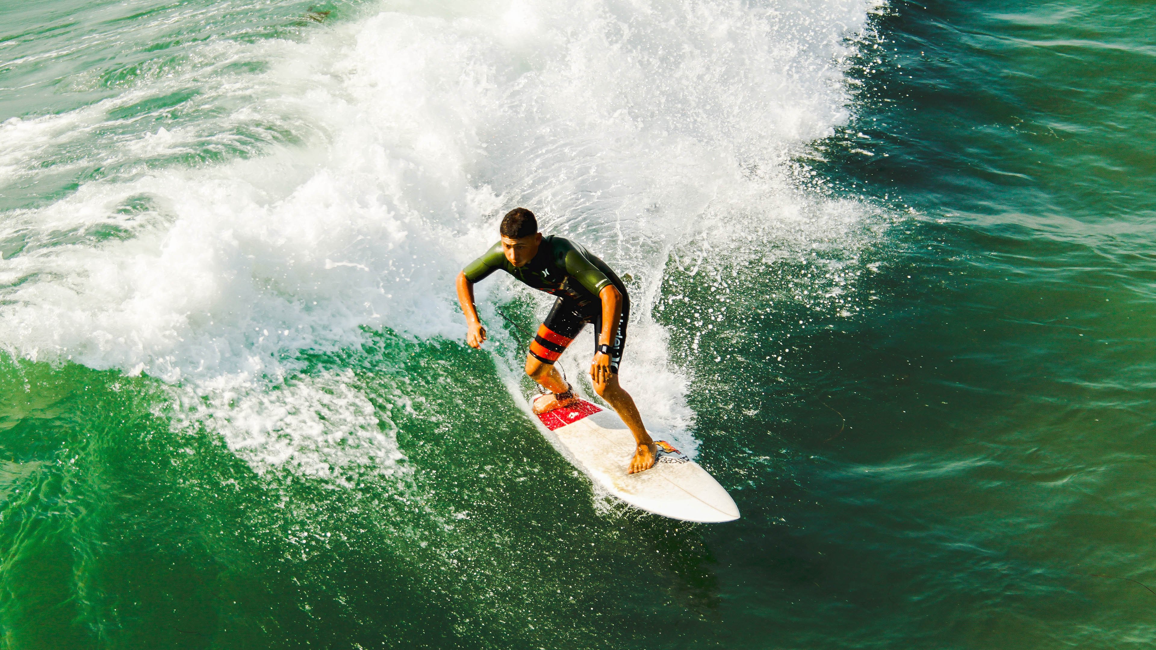 Leyu Sports (乐鱼体育)-蝶泳赛突尼斯选手冲入前八，蝶泳比赛视频欣赏